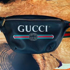 Authentic GUCCI Black Leather Vintage Logo Belt Bag